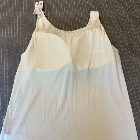 Padded Sleeveless Top - Picture 5 of 6